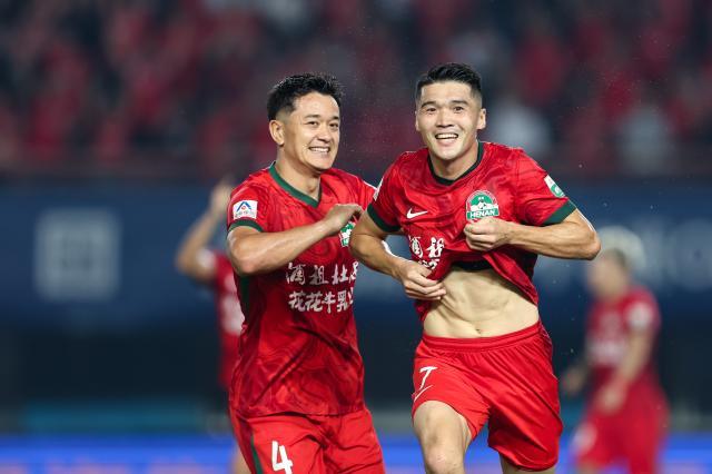 星空体育官网-【中超】钟义浩费利佩建功 河南2比0送国安连败