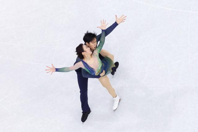 花样滑冰双人滑：“葱桶组合”谢幕战获第五